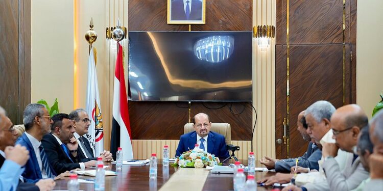 زار وزاره الصحه  رئيس الوزراء يؤكد أهمية دور المجلس الطبي الأعلى في رفع كفاءة القطاع الصحي