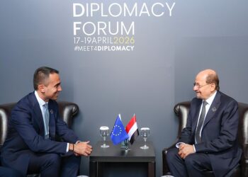 الزنداني يبحث مع  ممثل الاتحاد الأوروبي الخاص بالخليج الاوضاع في اليمن