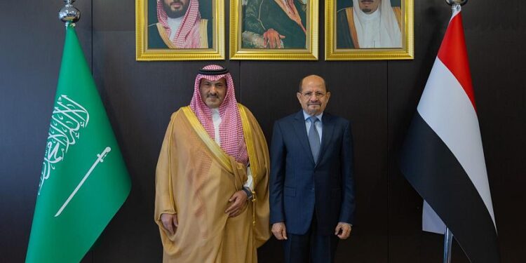 رئيس الوزراء  يشيد بالدور الأخوي للسعودية في دعم اليمن وشعبها