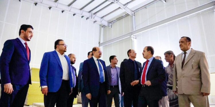 رئيس الوزراء: الإعلام في صدارة معركة استعادة مؤسسات الدولة ومواجهة مشروع التضليل