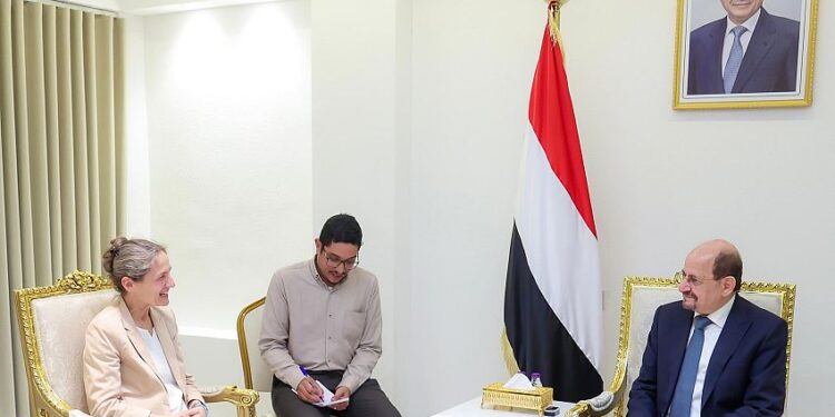 رئيس الوزراء يبحث مع السفيرة الهولندية تعزيز العلاقات الثنائية