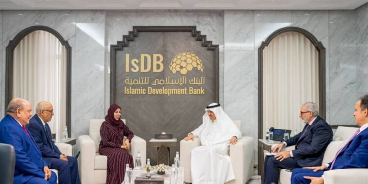 وزيرة التخطيط تبحث مع البنك الإسلامي دعم أولويات التنمية في اليمن