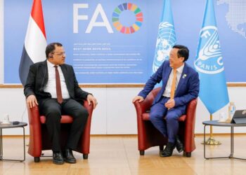 السقطري يستعرض مع مدير(الفاو) تداعيات أوضاع المنطقة على القطاع الزراعي والغذائي