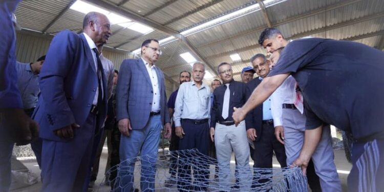 السقطري يطلع على عدد من المرافق والمشاريع  في عدن