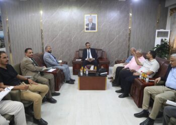 وزير الأشغال يناقش مع محافظ الضالع تطوير شبكة الطرق ومعالجة المشاريع المتعثرة