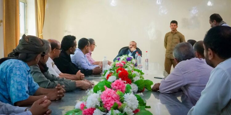 محافظ الضالع يُقر خطة طارئة لمعالجه  تحديات قطاع الكهرباء