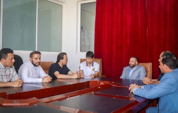 محافظ الضالع يشيد بدور بعثة الصليب الأحمر ويطلع على مشروع ملعب نادي الصمود