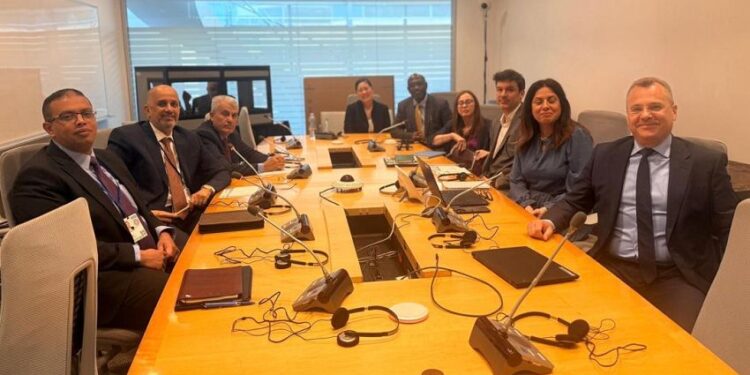 وزير المالية يبحث مع خبراء في صندوق النقد والبنك الدوليين دعم الإصلاحات الضريبية