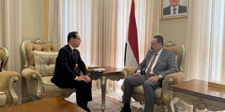 وزير الأشغال يبحث مع السفير الياباني دعم مشاريع الطرق