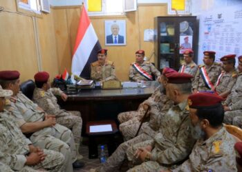 وزير الدفاع يشيد بدور دائرة التوجيه المعنوي في معركة الوعي الوطني