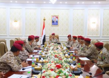 وزير الدفاع يجتمع بهيئة القوى البشرية لمتابعة جهود ضبط بيانات القوات المسلحة