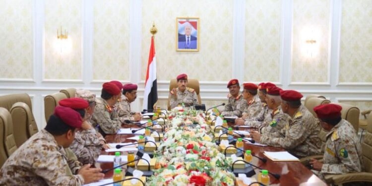 وزير الدفاع يجتمع بهيئة القوى البشرية لمتابعة جهود ضبط بيانات القوات المسلحة