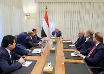 العليمي : الانتقال من مرحلة استعادة الثقة إلى مرحلة تثبيت الشراكة مع المجتمع الدولي