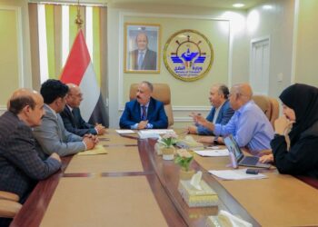 العمري يناقش مشروعي مينائي قرمة وبروم وإجراءات حادثة العرقوب