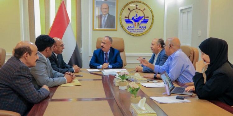 وضع حجر اساس تطوير مدخل ميناء عدن  العمري يناقش مشروعي مينائي قرمة وبروم وإجراءات حادثة العرقوب