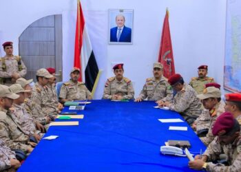 وزير الدفاع يشيد بدور هيئة العمليات في إدارة المعركة الوطنية