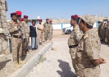 قائد محور الغيضة يتفقد جاهزية لواء الشرطة العسكرية  بالمهره