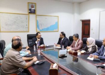 وزير الكهرباء يناقش مع الفريق الاقتصادي خطة تعافي وتعزيز قدرات قطاع الطاقة