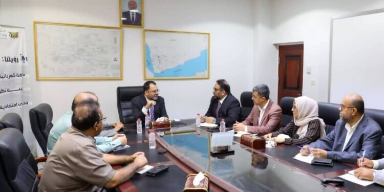 وزير الكهرباء يناقش مع الفريق الاقتصادي خطة تعافي وتعزيز قدرات قطاع الطاقة