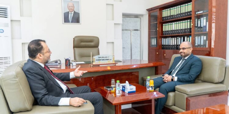 الكاف وباصره  يبحثان تعزيز التحول الرقمي في قطاع الكهرباء