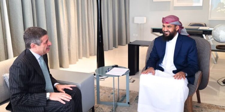 المحرّمي يبحث مع السفير الأمريكي مستجدات الأوضاع وجهود مكافحة الإرهاب