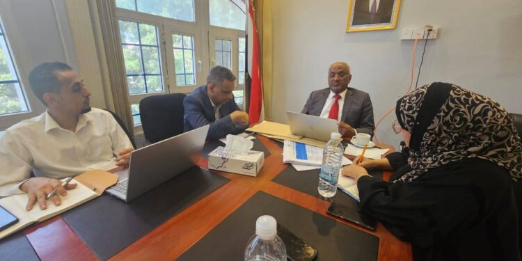 مؤتمر "الشراكة"  وزير الإدارة المحلية يناقش الترتيبات النهائية لورشتي عدن وحضرموت