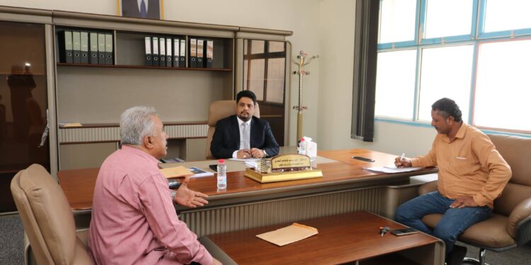 وزير التعليم الفني يطلع على سير العمل في مكتبي الوزارة في عدن ولحج