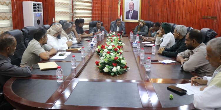 اجتماع في المهرة يناقش اشكاليات نقص إمدادات الديزل في قطاع الكهرباء