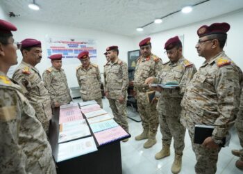 باتيس والمرزوقي يتفقدان سير العمل في هيئة القوى البشرية ودائرة الرعاية الاجتماعية