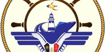 وزير النقل يناقش أزمة وقود الطائرات وضمان استمرارية الرحلات الجوية