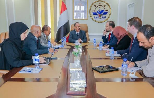 وزير النقل يبحث مع مستشار المبعوث الأممي أوضاع القطاع وسبل دعمه وتطويره