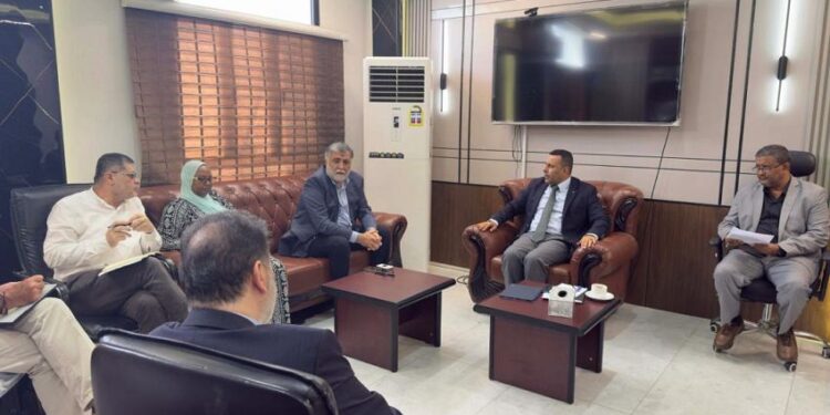 لقاء   يناقش ترتيبات تنفيذ حملة الرش الضبابي لمكافحة نواقل الأمراض