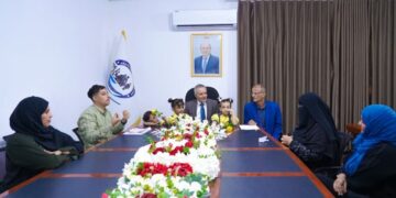 وزير الشؤون  يطّلع على برامج وأنشطة مؤسسة رموز للصم ويشيد بتجاربهم الملهمة