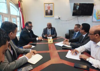 باسلمه  يناقش مع الفريق الاقتصادي  برامج دعم وتمكين السلطات المحلية