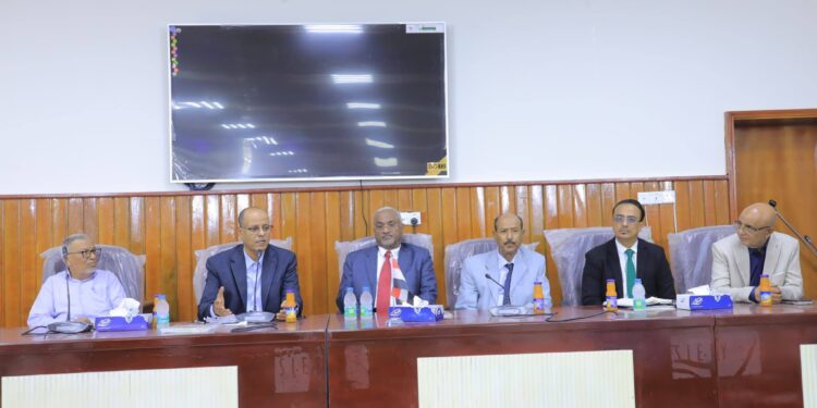 الوزير باسلمة يؤكد أهمية تعزيز التكامل بين الحكومة والسلطات المحلية