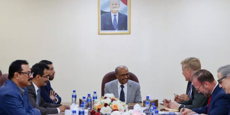 بامقاء يبحث مع المبعوث الأممي التحديات التي تواجه قطاع النفط والغاز