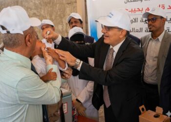 وزير الصحة  يؤكد أن التحصين خط الدفاع الأول لحماية الأطفال