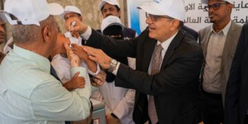 وزير الصحة  يؤكد أن التحصين خط الدفاع الأول لحماية الأطفال