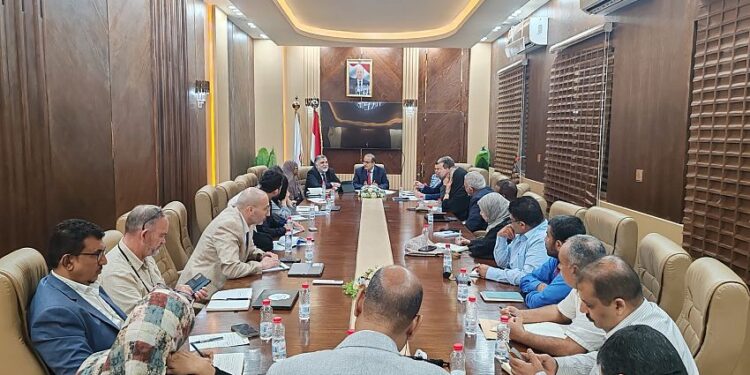 اجتماع صحي في عدن يناقش الوضع الراهن وخطط وبرامج التدخلات الصحية