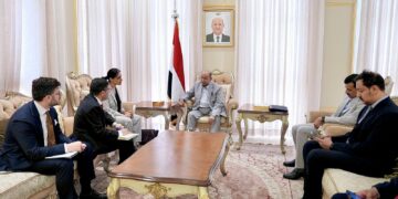 الخنبشي يبحث مع السفيرة البريطانية الإصلاحات الحكومية وجهود السلام