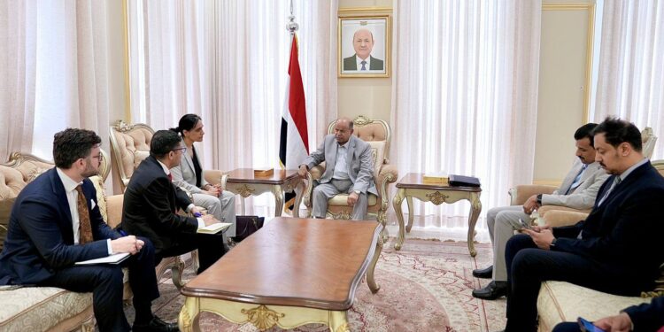 الخنبشي يبحث مع السفيرة البريطانية الإصلاحات الحكومية وجهود السلام