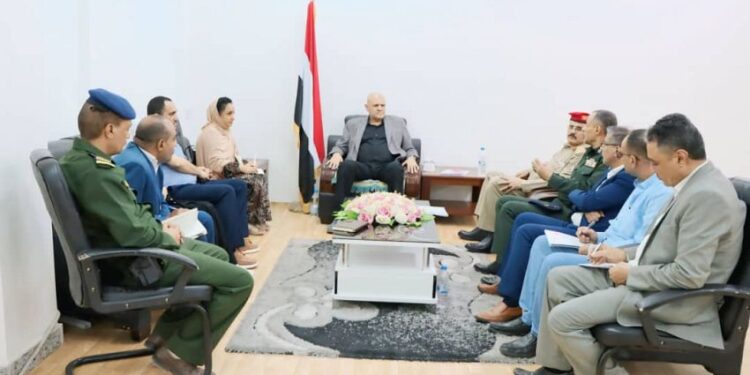 محافظ تعز يبحث مع مركز “سيفيك” تعزيز الشراكة لحماية المدنيين