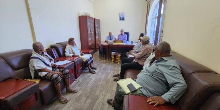 وكيل تعز يتفقد أضرار السيول في المخا ويؤكد ضرورة الاستجابة العاجلة