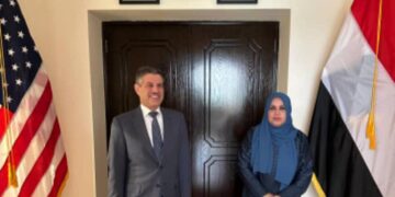 وزيرة الدولة تبحث مع السفير الأمريكي  التعاون في مجالات تمكين المرأة