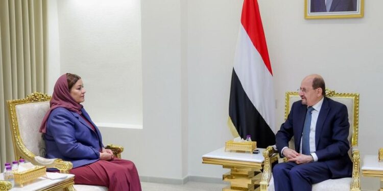 رئيس الوزراء يؤكد أهمية تعزيز العلاقات الثنائية مع الولايات المتحدة