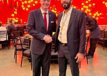 بن حيدرة يبحث مع رئيس الفيفا سبل دعم وتطوير الكرة اليمنية