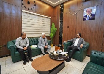 وزير الخدمة المدنية يناقش ملف تسويات الكادر الأكاديمي والإداري في  الجامعات