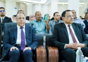 وزيرا الزراعة و الصناعة يدشنان المهرجان الوطني الأول للعسل بعدن