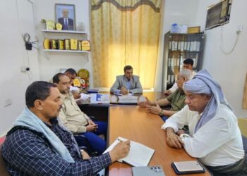 اجتماع في سقطرى يناقش مشاريع صيانة الطرق والجسور