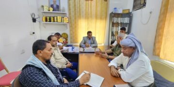 اجتماع في سقطرى يناقش مشاريع صيانة الطرق والجسور